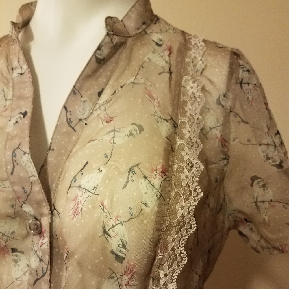 Sheer bird blouse with lace